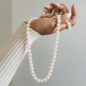 Collar de Perlas Clásico "Elegancia Pura" Bolsos